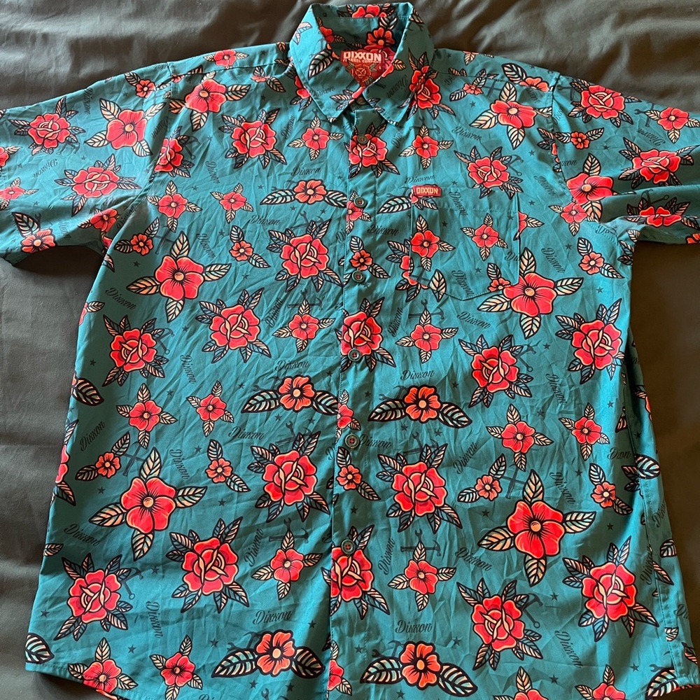 (Qty 6) Men’s Dixxon bamboo/party shirts size L